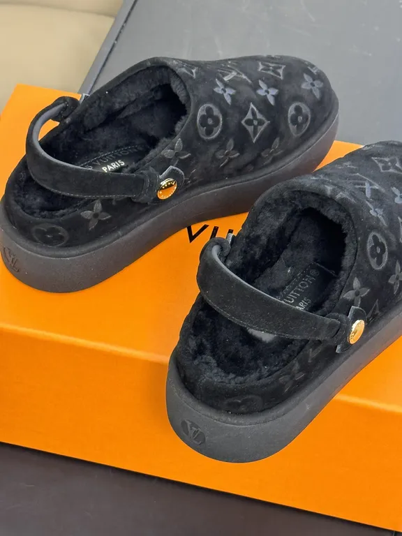 Louis Vuitton Shoe 